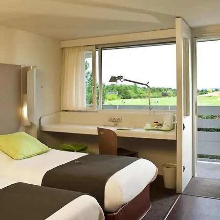 Hotel Restaurant Campanile Villennessurseine Poissy 2*