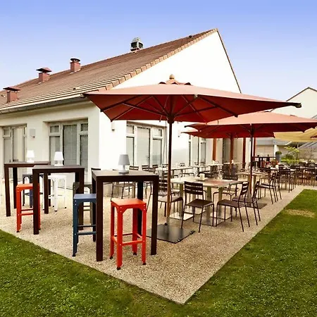 Hotel Restaurant Campanile Villennessurseine Poissy 2*